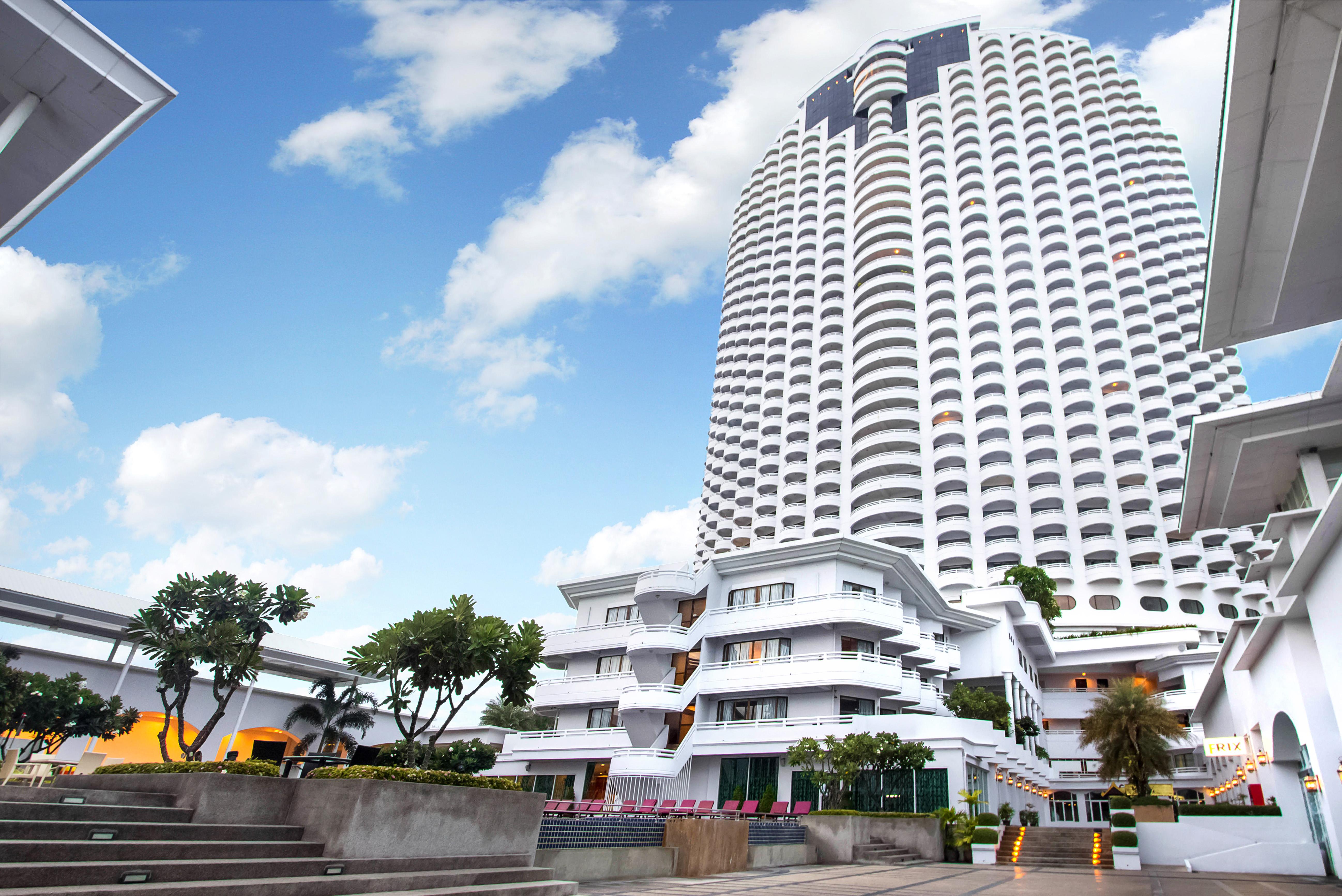 D Varee Jomtien Beach, Pattaya Exterior foto Royal Paragon Hospital
