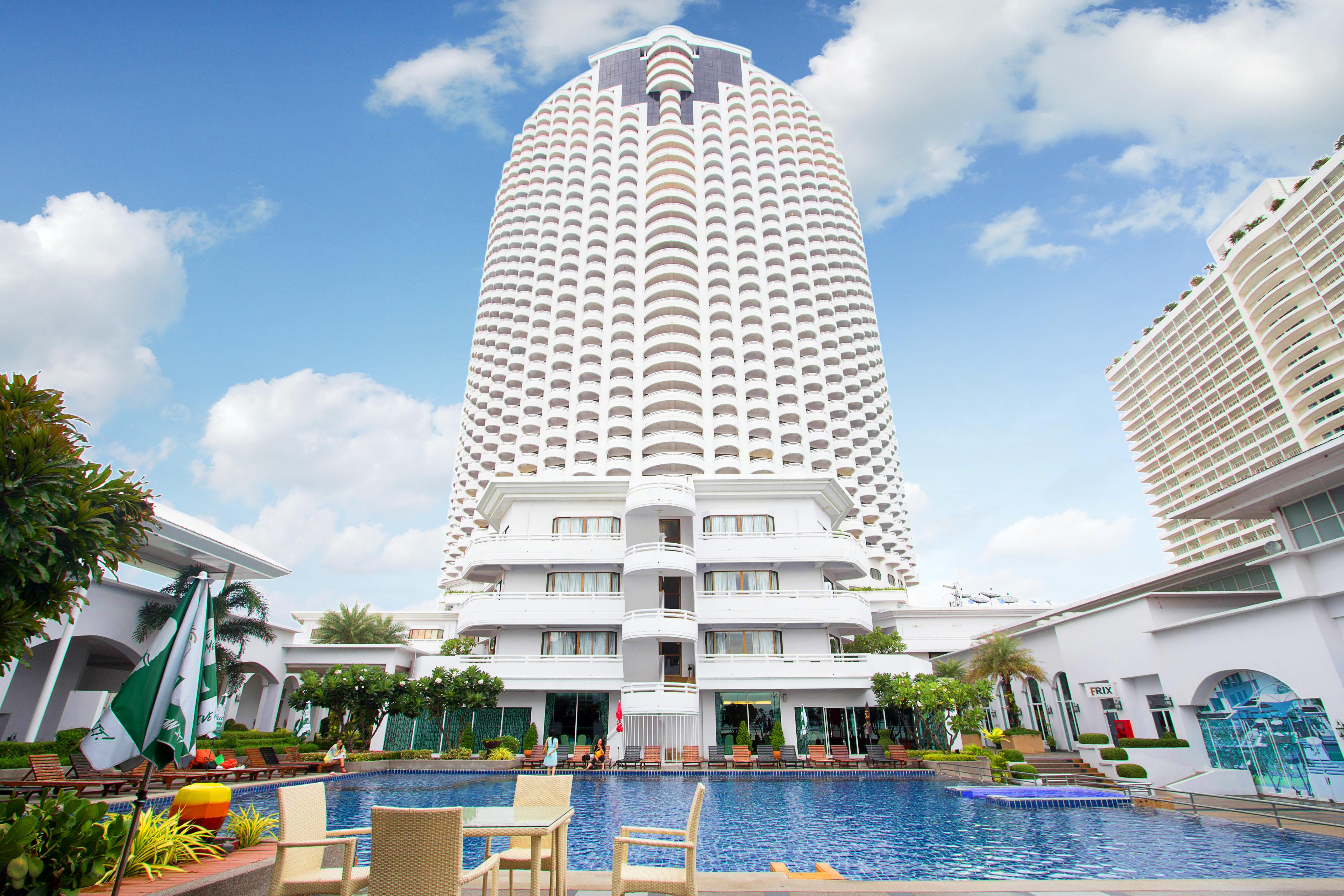 D Varee Jomtien Beach, Pattaya Exterior foto Royal Paragon Hotel